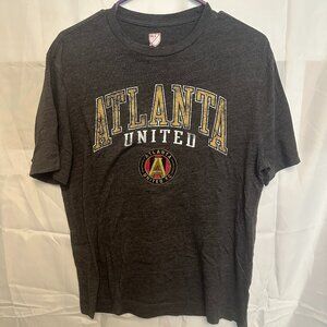 Atlanta United Medium T-Shirt heather gray fabric, logo on front
